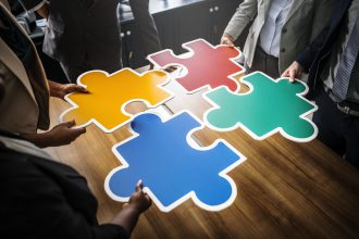 Biznes społeczny i komercyjny – partnerstwo czy mezalians?